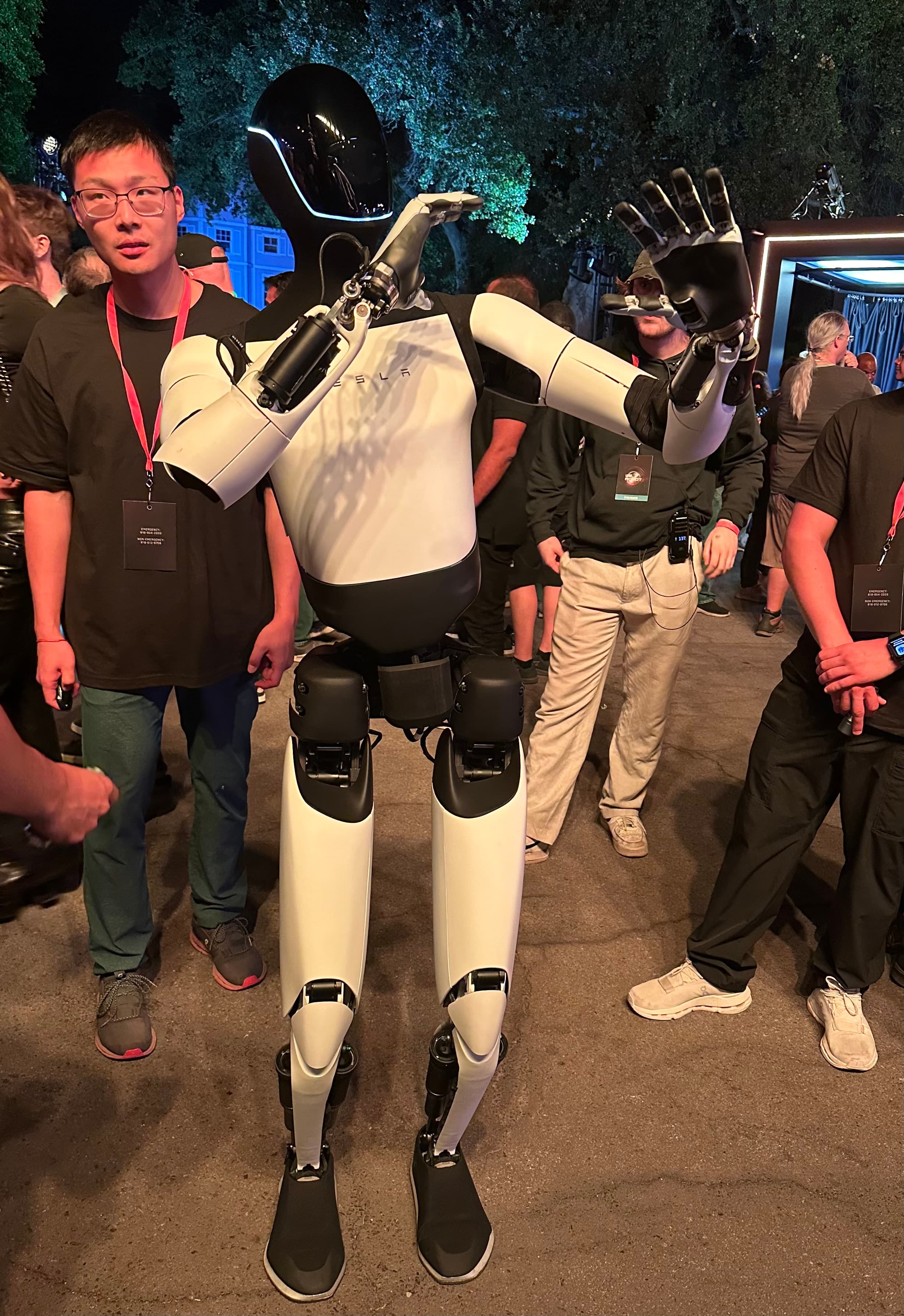 Tesla Optimus humanoid robot, a sign of robots moving from demo to production